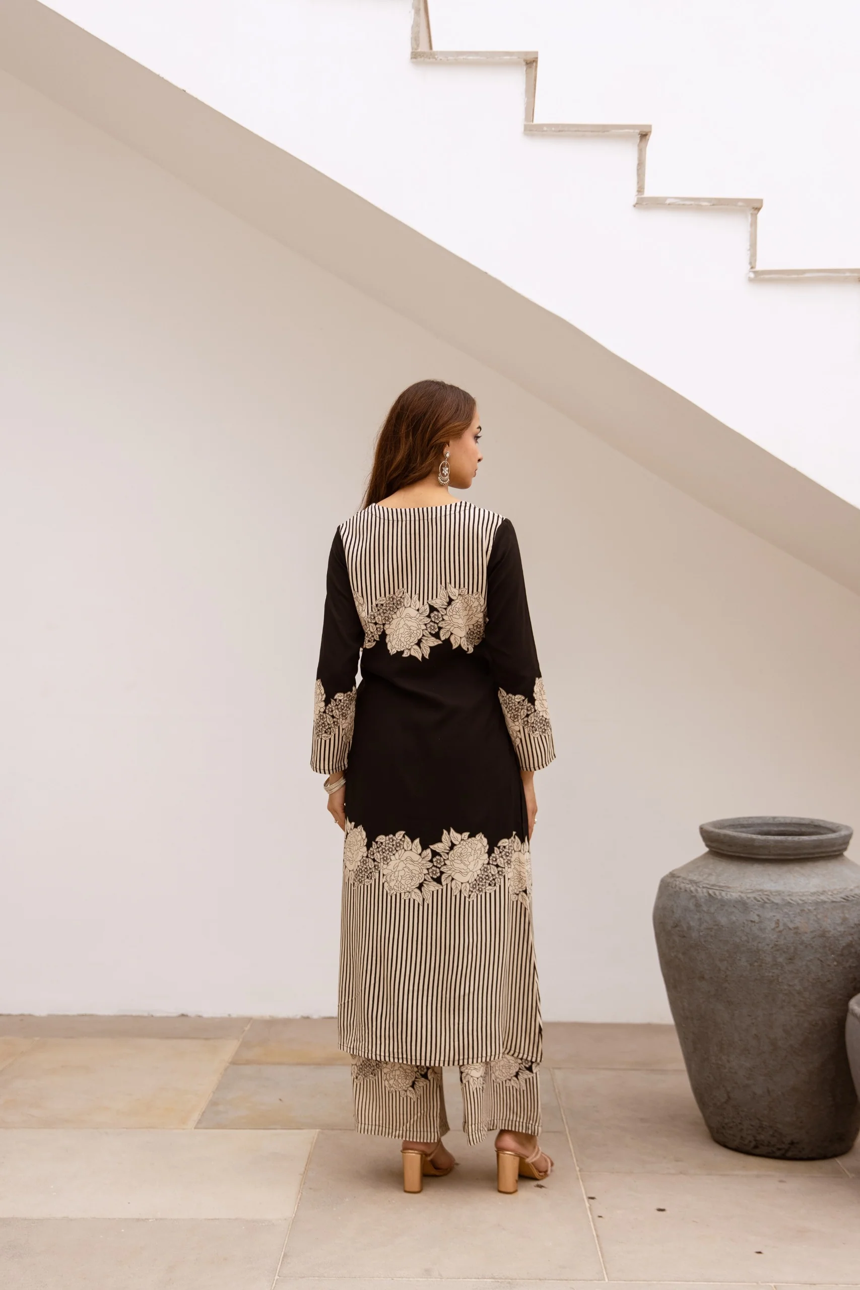 FLORAL PRINTED V-NECK COTTON KURTA/TUNIC PALAZZO SET | FUSION WEAR CORD SET FOR WOMEN | PLUS SIZE AVAILABLE-BLACK - Image 3