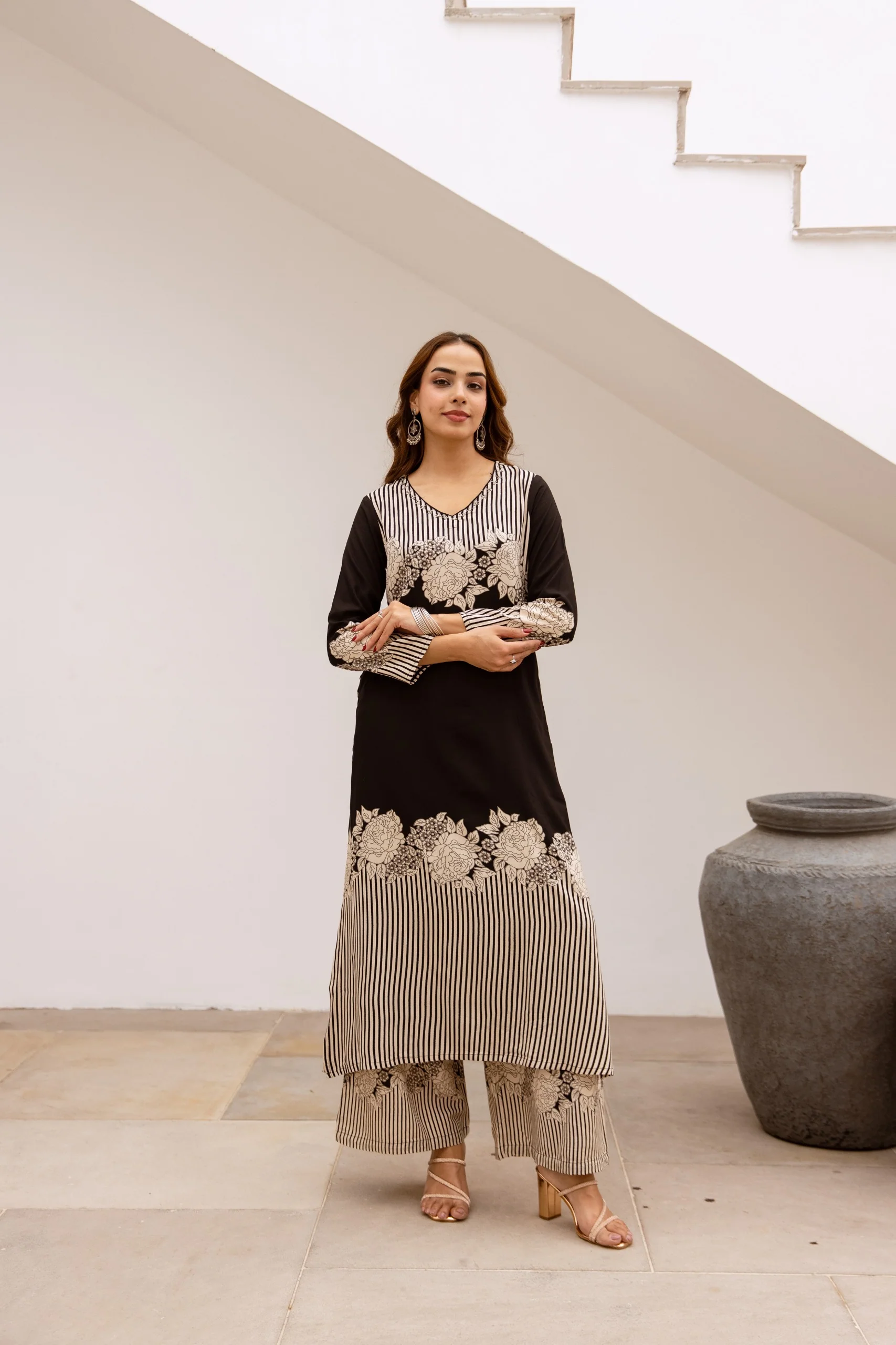 FLORAL PRINTED V-NECK COTTON KURTA/TUNIC PALAZZO SET | FUSION WEAR CORD SET FOR WOMEN | PLUS SIZE AVAILABLE-BLACK - Image 6