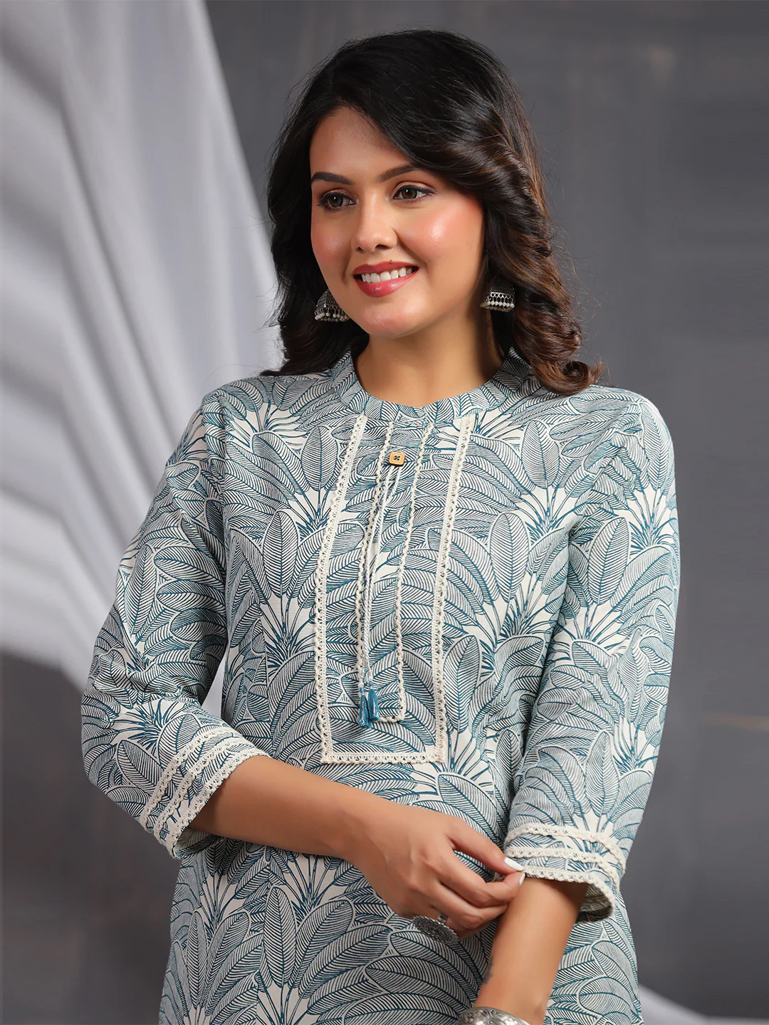 LEAF PRINT COTTON ROUND NECK STRAIGHT KURTA - LIGHT BLUE| WOMEN'S CASUAL WEAR - Image 4