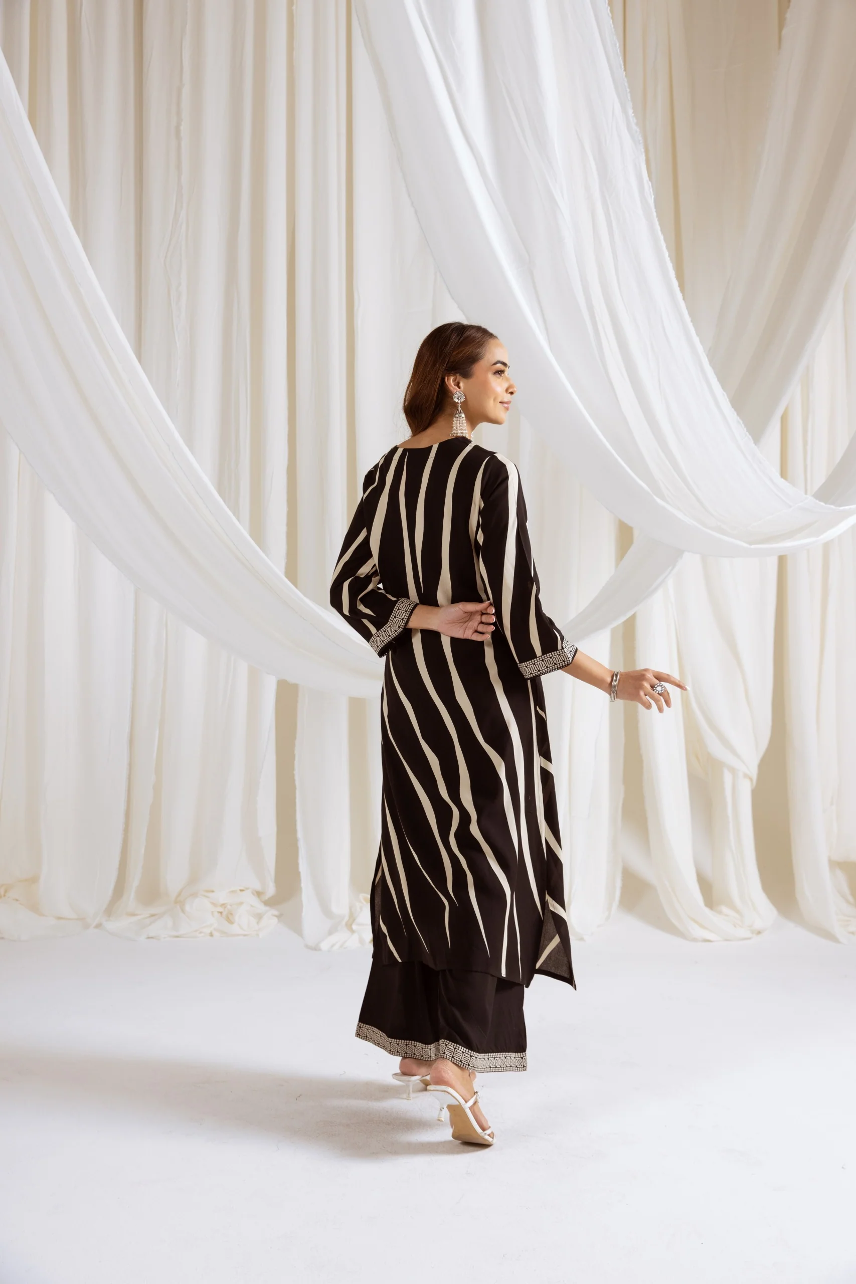 ABSTRACT STRIPED KURTA PALAZZO SET | INDO-WESTERN CORD SET FOR WOMEN | PLUS SIZE AVAILABLE - Image 3